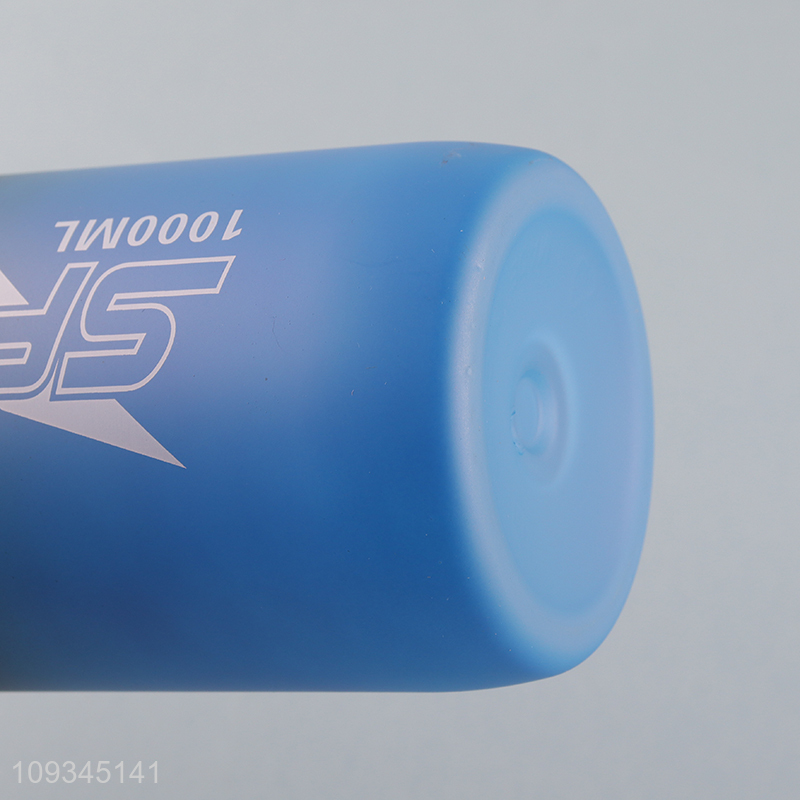 China supplier plastic water bottle sports bottle with straw