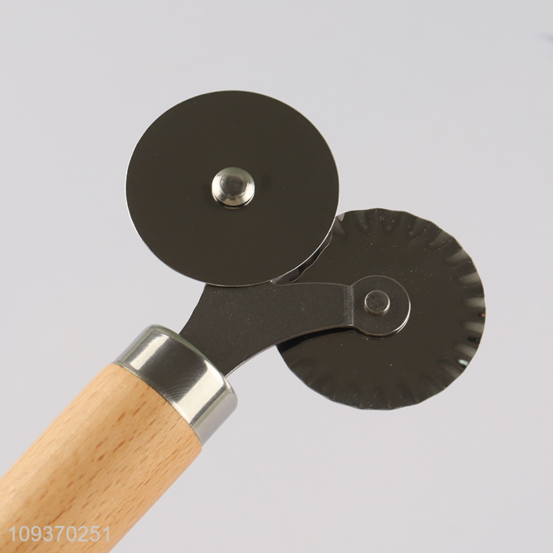 Hot selling pizza wheel pizza cutter with wooden handle