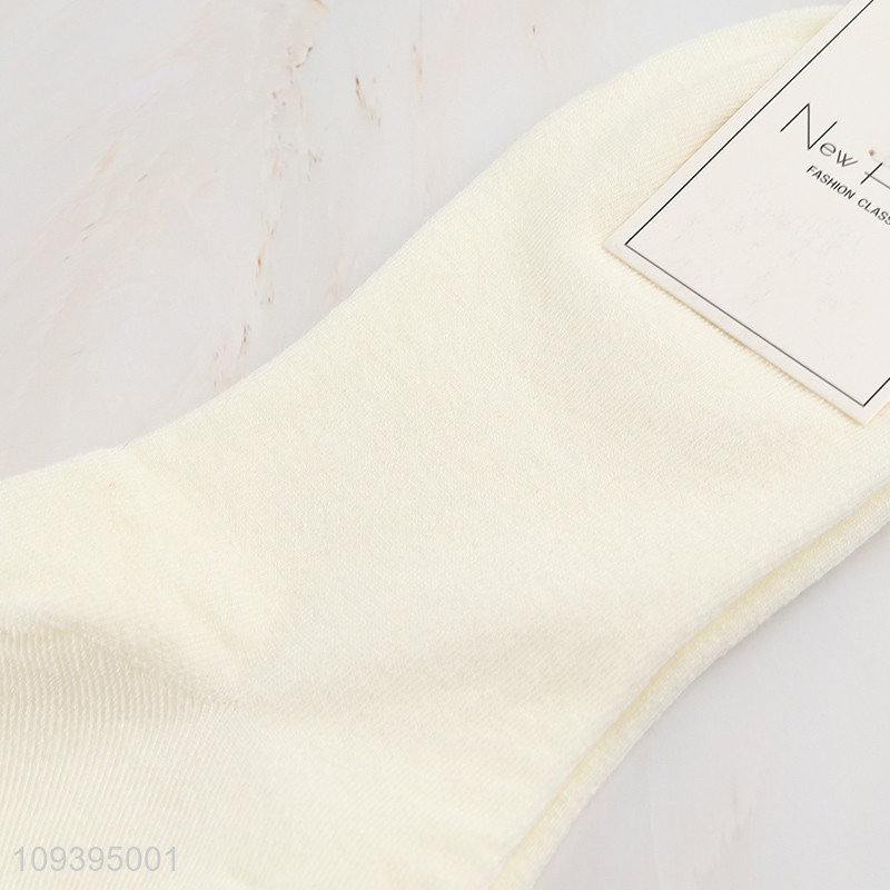 Latest products   ruffled edge embroidered ankle socks