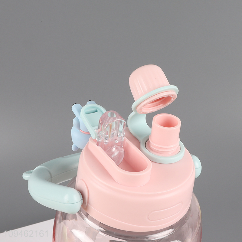 Online wholesale multicolor cartoon plastic water bottle